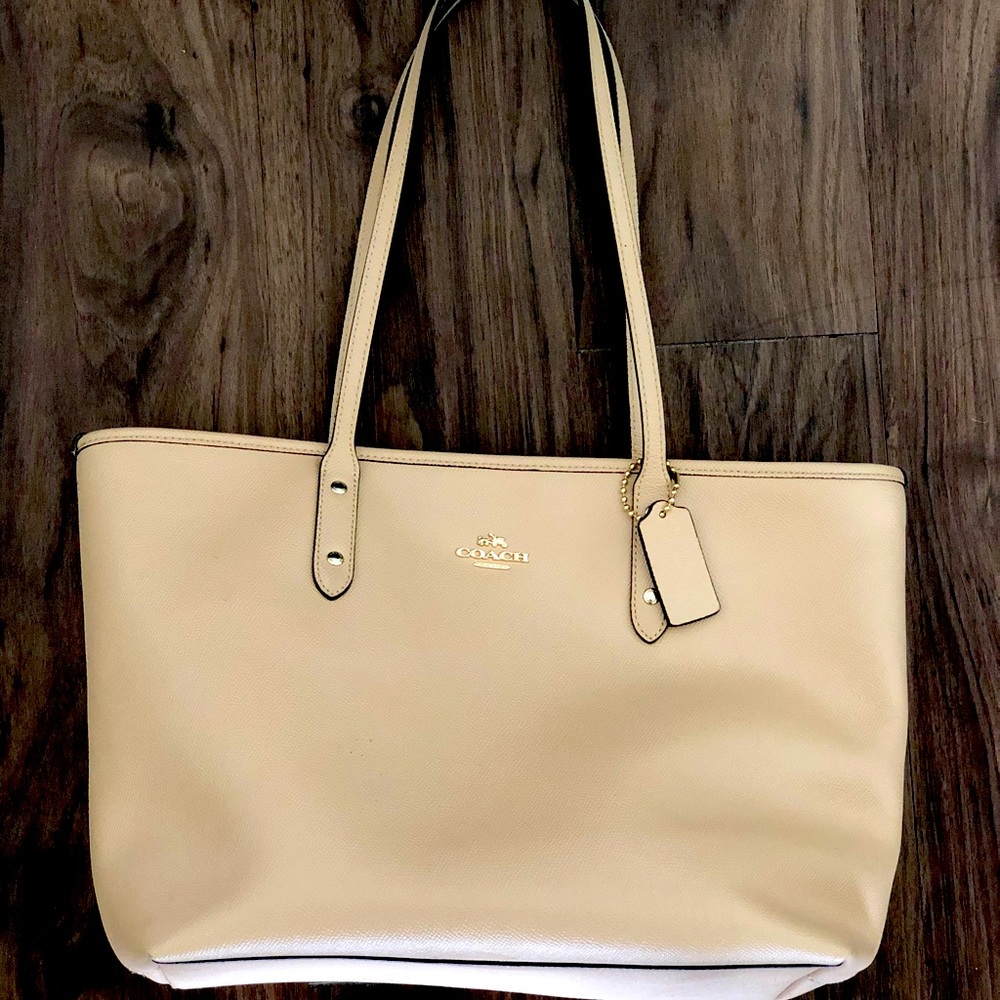 COACH City Zip Tote